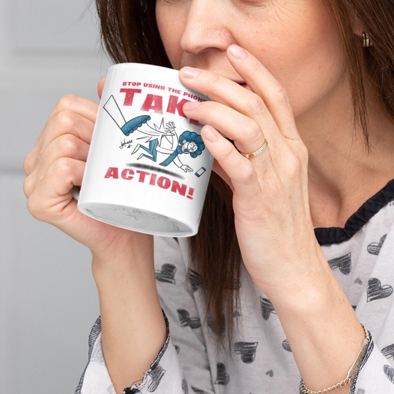 Stop Using The Phone and Take Action! Creamic Mug - Imagen 3
