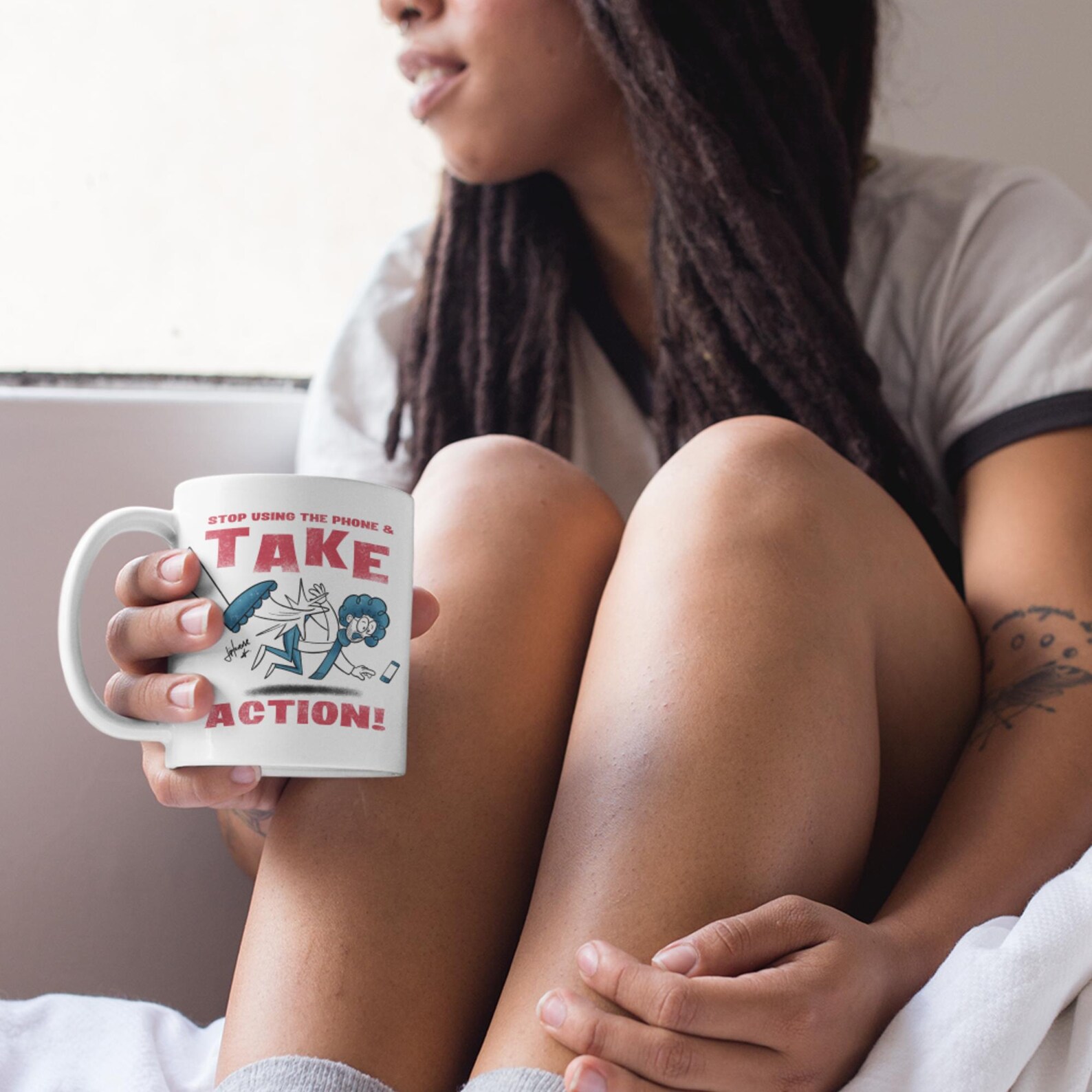 Stop Using The Phone and Take Action! Creamic Mug - Imagen 4